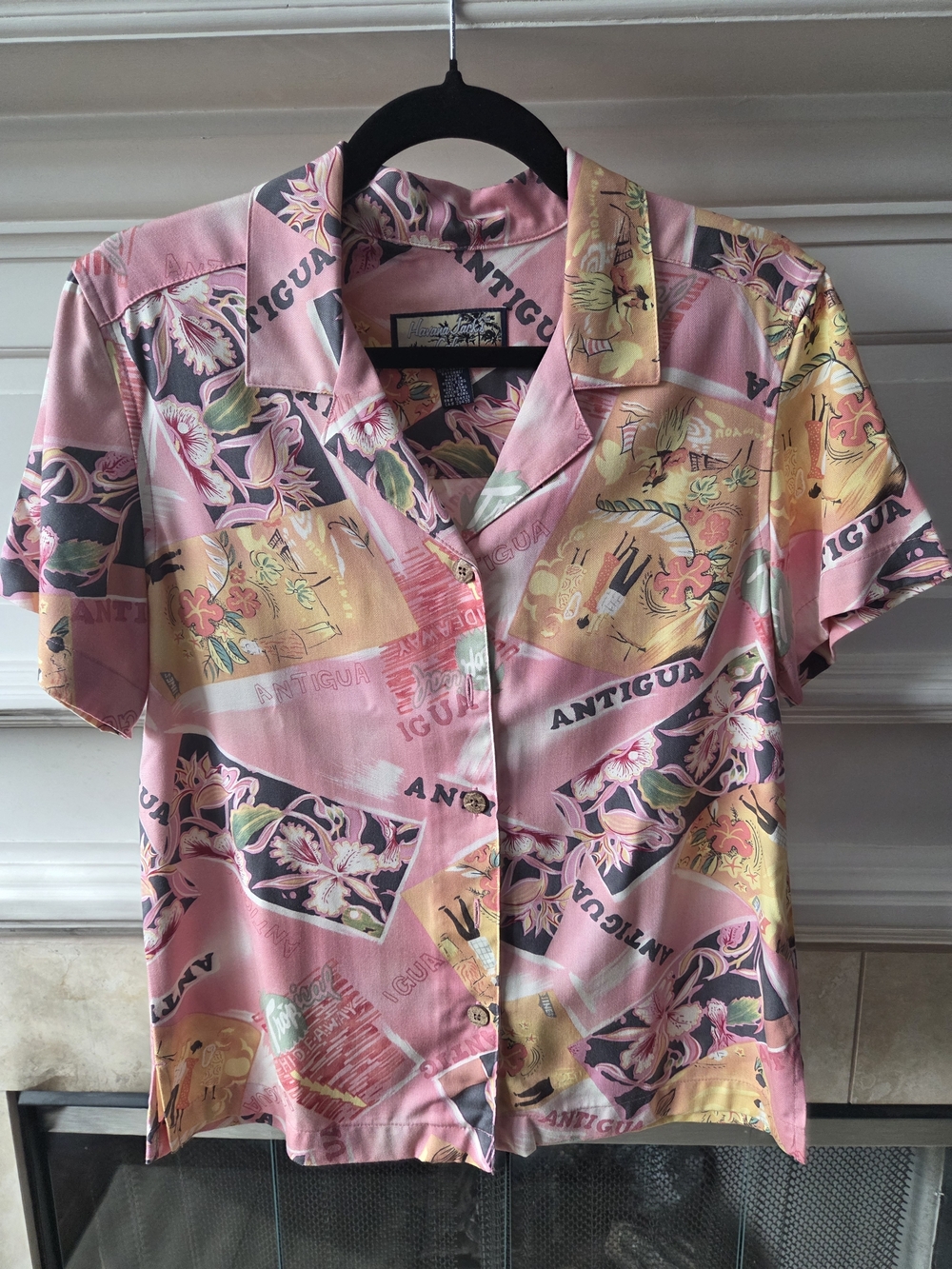 Havana Jack's Cafe Antigua Postcard Print Rayon Camp Shirt Pink S